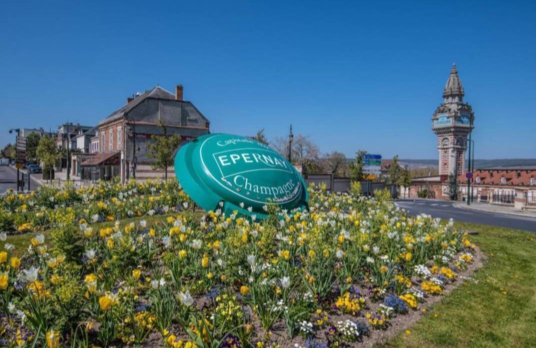 UN BOUCHON POUR 4 Proche gare Centre Ville Épernay Esterno foto